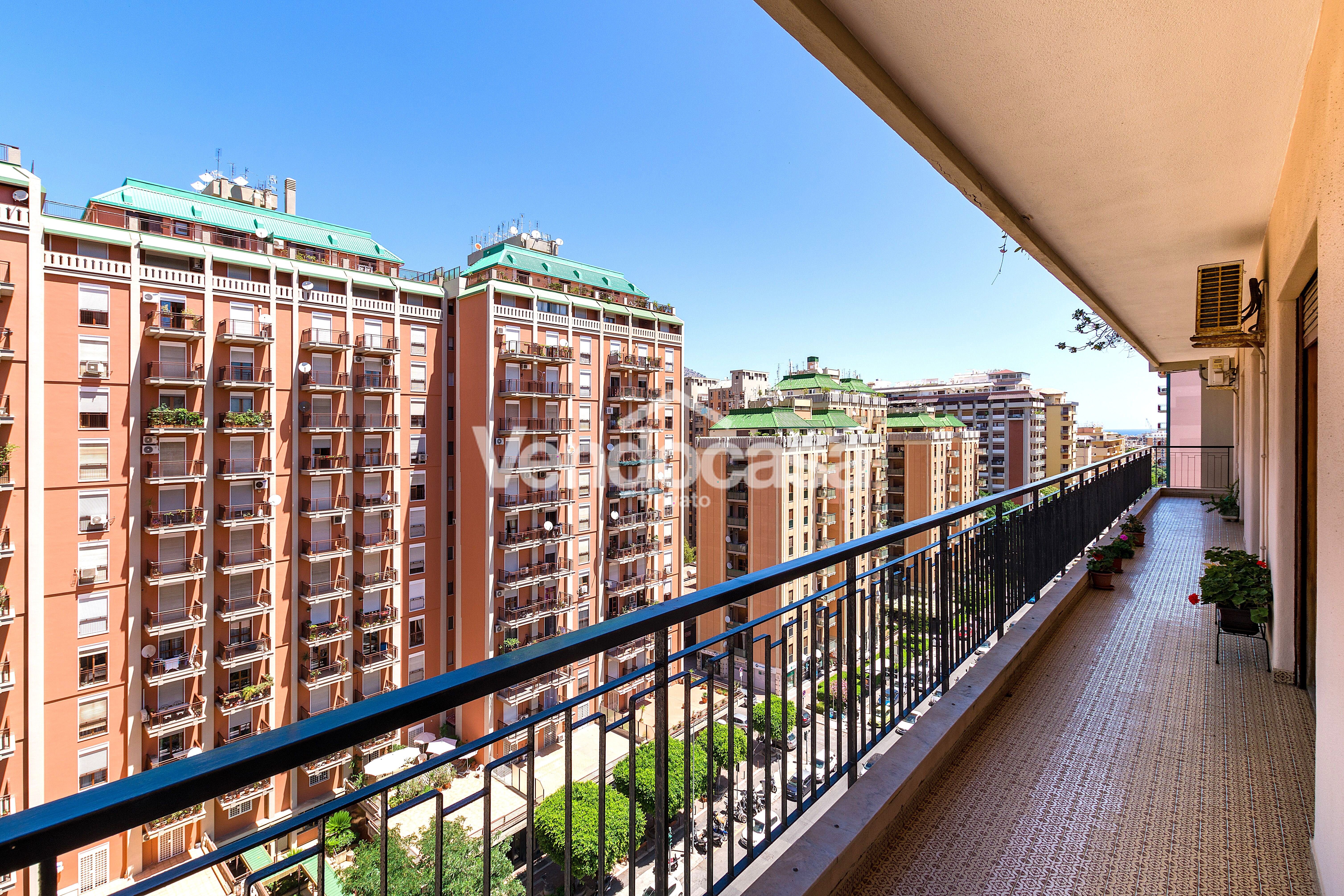 PANORAMICO 7 VANI, TRIPLO PROSPETTO, LEONARDO DA VINCI, 240 MQ – in vendita a Palermo – foto 2